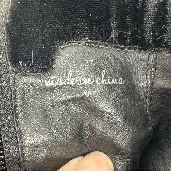 Joie Women’s size 3 7/ 7 Fenella Black Velvet Ankle Boots Booties - Picture 16 of 17